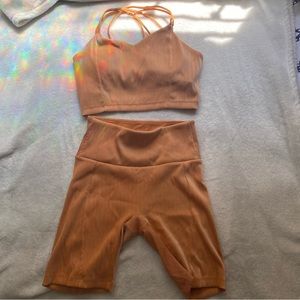 ENVT. 2-Piece Set. Size Medium